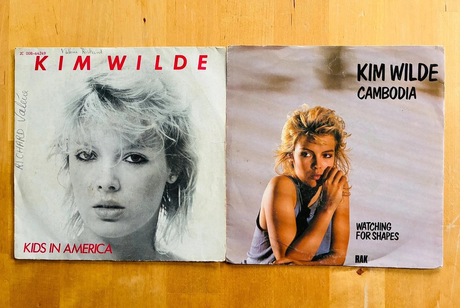 Lot 2 disques vinyles 45T Kim Wilde: Kids in America/Cambodia.